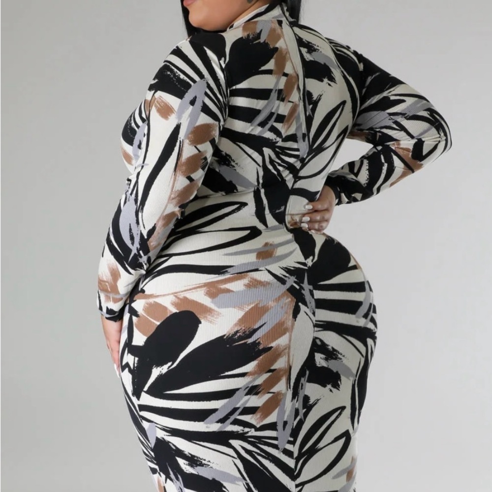 Abstract Print Long Sleeve Dress - Picture 5 of 7